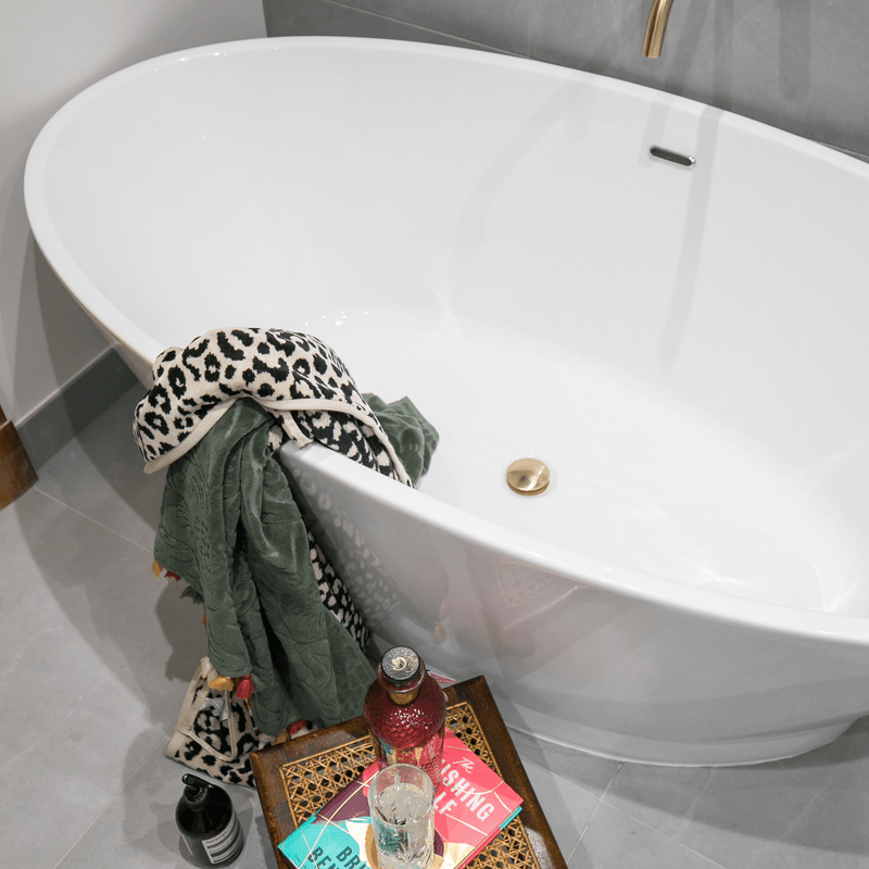 B C Designs Chalice Minor Oval Freestanding Gloss White Bath - 1650 x 900mm